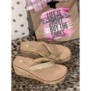 Volatile sandals size 10